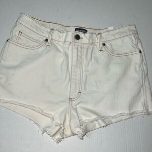 Wrangler cut off style high rise shorts women’s Size 32 Cream Color LNC